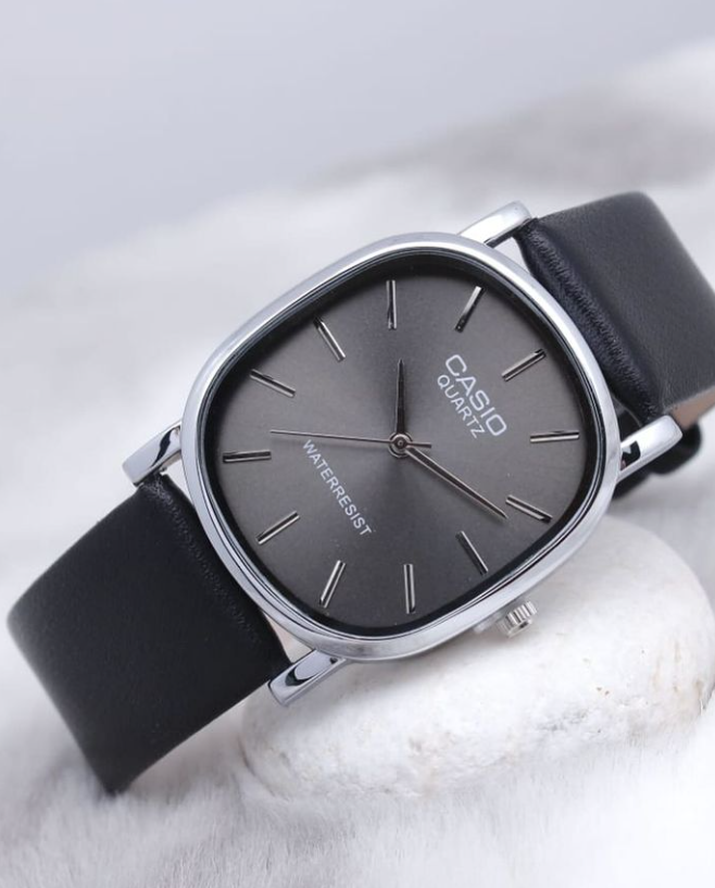 Leather Wristwatch Trendy zone